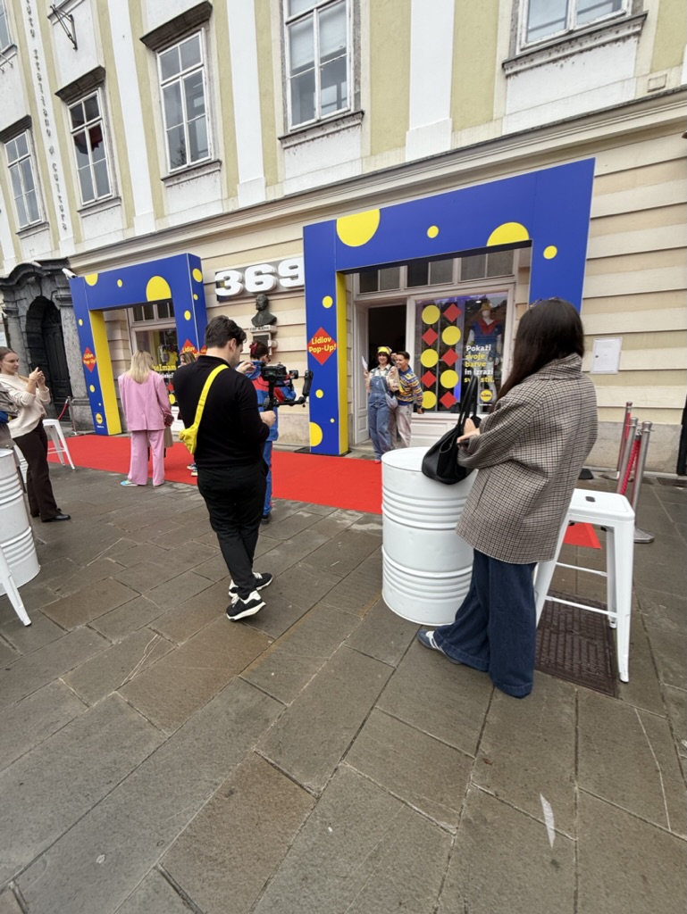369 Place Ljubljana — prostor in dogodki